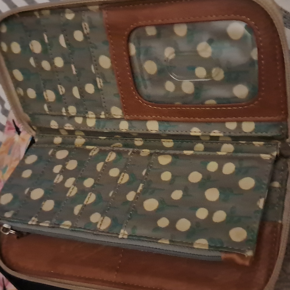 Colorful Fossil Wallet - Picture 6 of 7